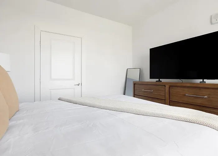 Landing Spectacular 1Bd Pool Gym