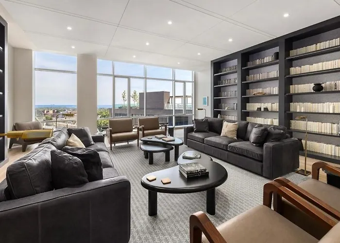 Luxury 1Br W Stunning Floor-To-Ceiling Water Views