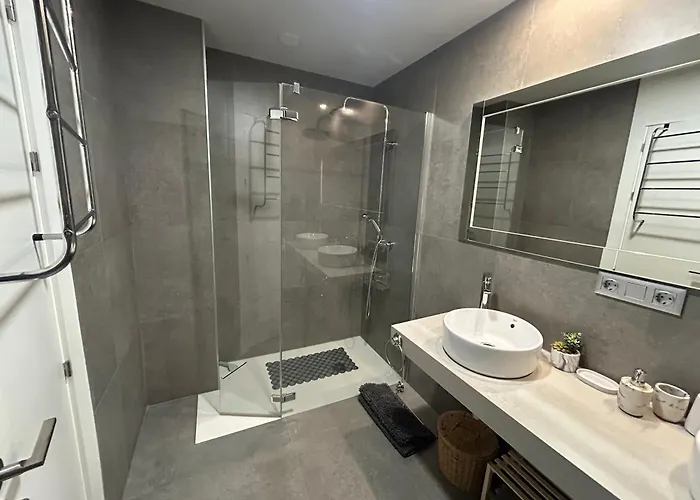 New!!! Luxury 3 Beds Apt With Seaviews Bs 2104