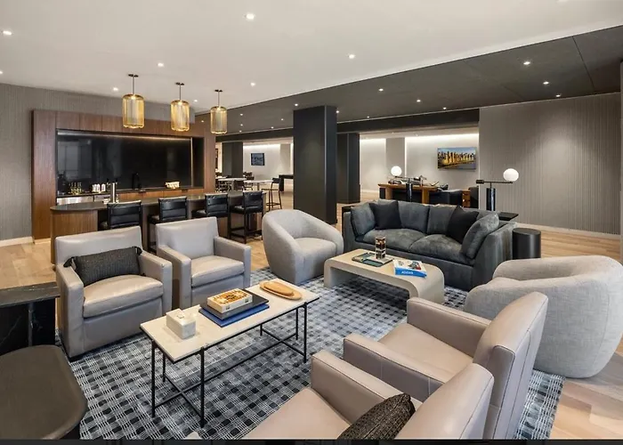 Luxury 1Br W Stunning Floor-To-Ceiling Water Views