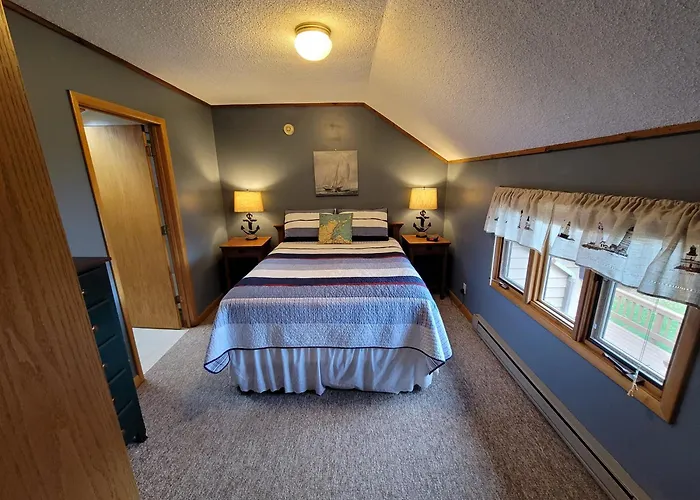 Bayfield Island View Lodging, Bayfield, Wi
