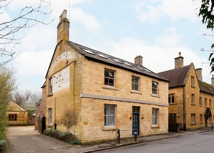 Delabere House - Luxury Cotswolds Holiday Apartments