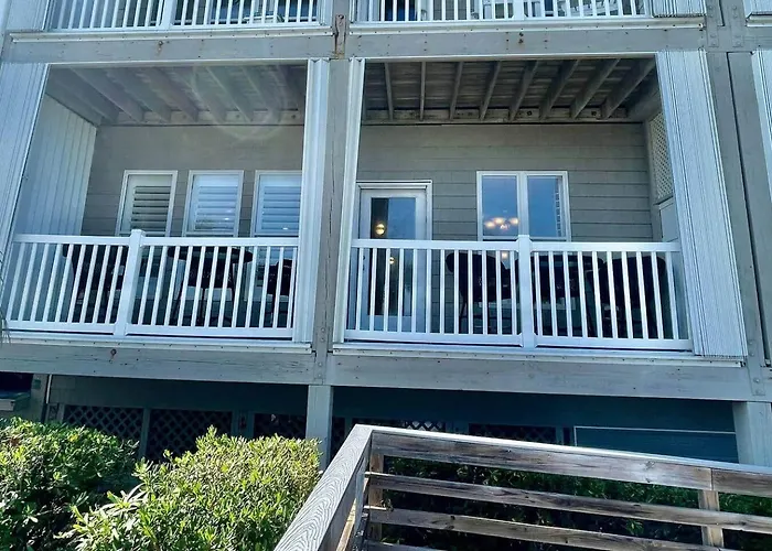 Emerald Isle - Ocean Club, Beach Front Condo