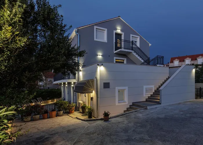 Bacan Serviced Apartments