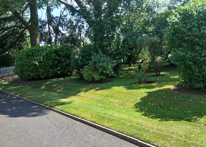 Ingon Bank Farm Bed And Breakfast