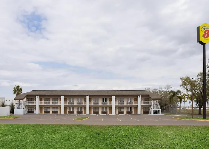 Super 8 By Wyndham Ellenton Bradenton Area