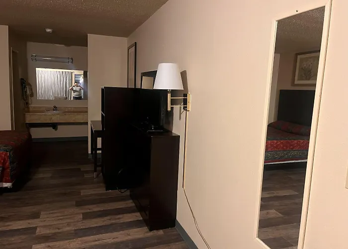 Western Inn Lakewood
