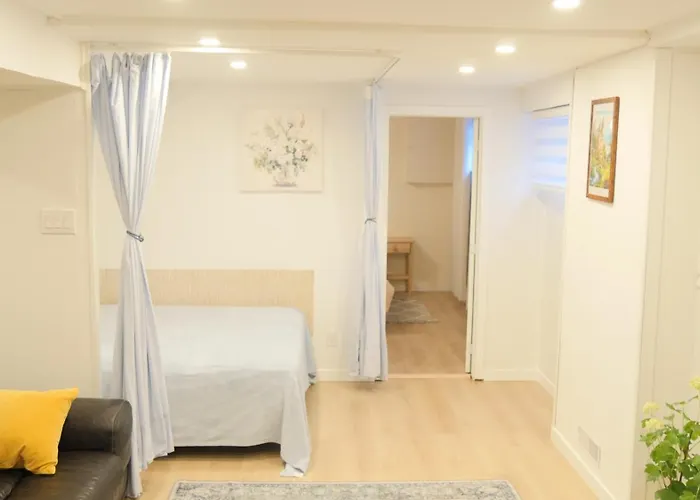 Applewood Gardens Apartment