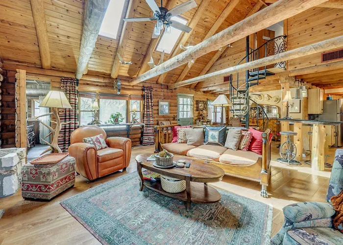 Hot Tub & Yard! 'Inn The Woods' Wimberley Cabin