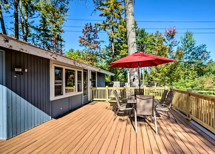 Lake Pleasant Access! Speculator Cottage W/ Deck