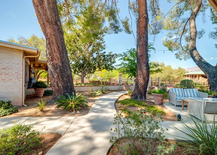 Hike, Shop & Relax: Tucson Home W/ Swim Spa Access