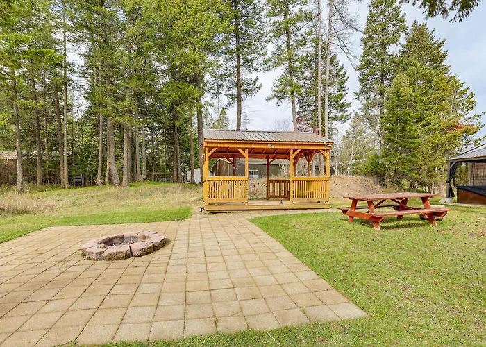 Columbia Falls Private Retreat: Pool Table & Deck!