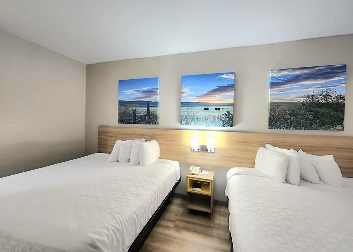 Days Inn & Suites By Wyndham Corpus Christi Central