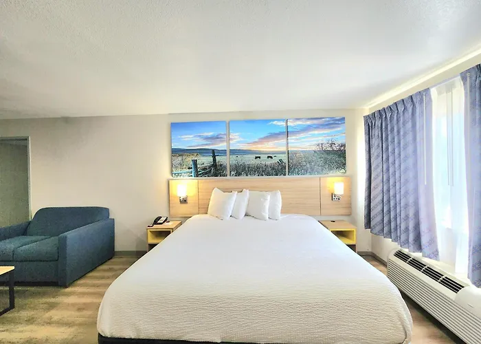 Days Inn & Suites By Wyndham Corpus Christi Central