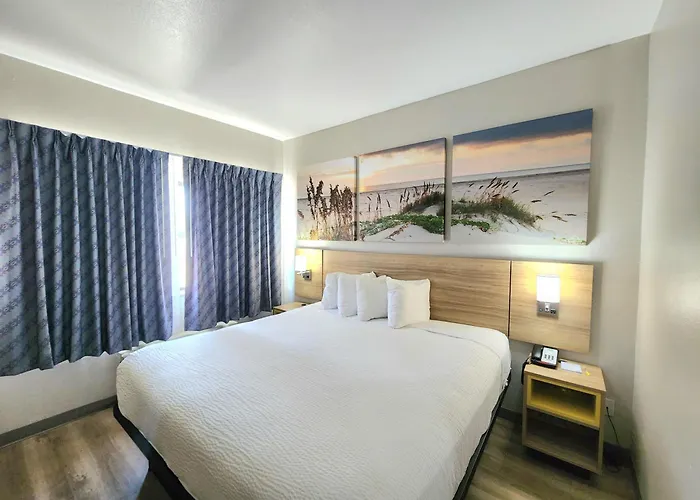 Days Inn & Suites By Wyndham Corpus Christi Central