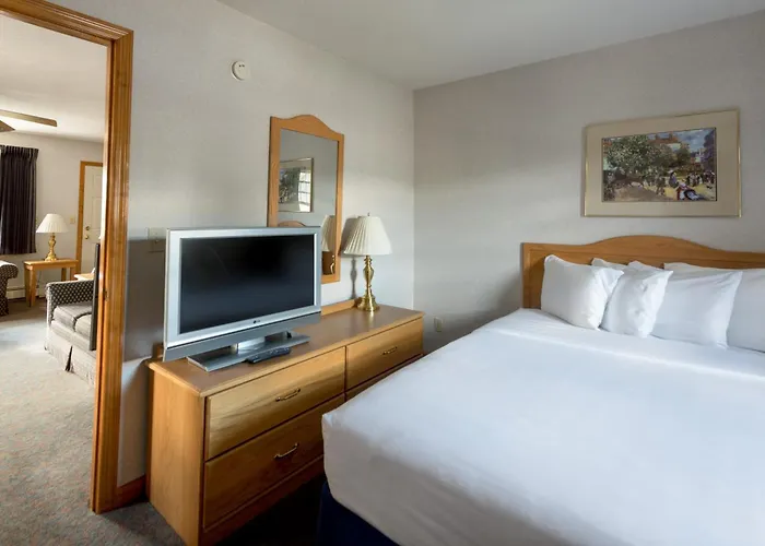 Adirondack Retreat Inn & Suites