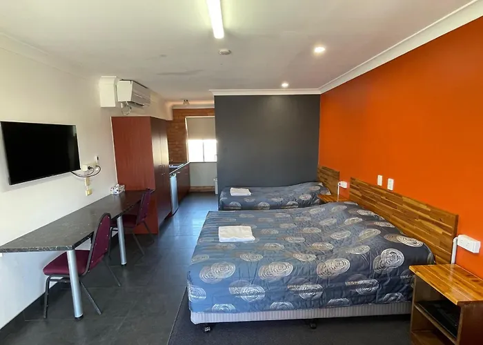 Homestead Motel