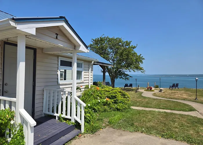 Seawinds Motel & Suites
