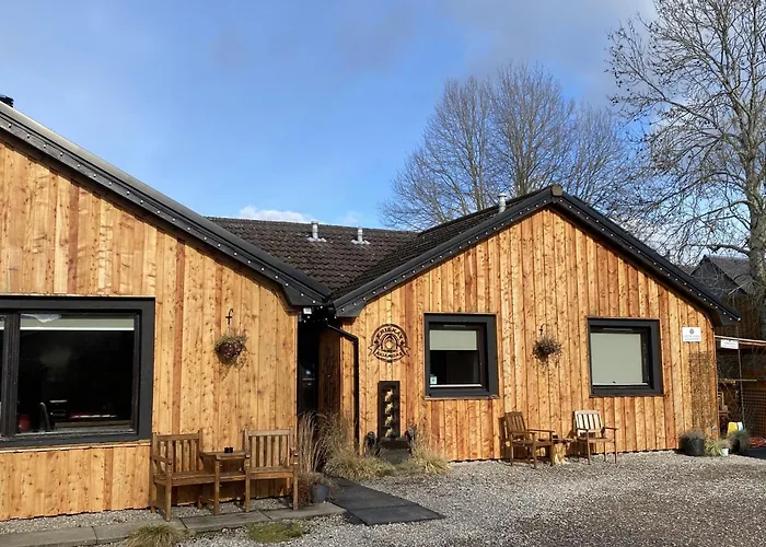 Eriskay Guest House And Aviemore Glamping