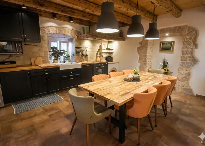 Villa Ca'Pietra, Rustic Stone House