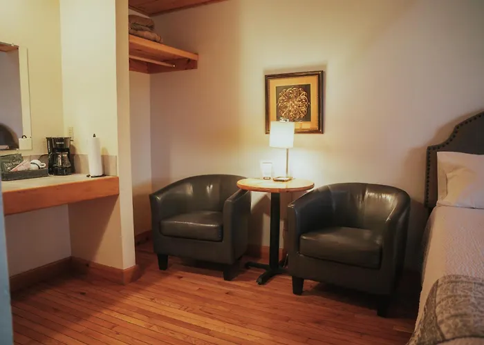 Lenroot Lodge