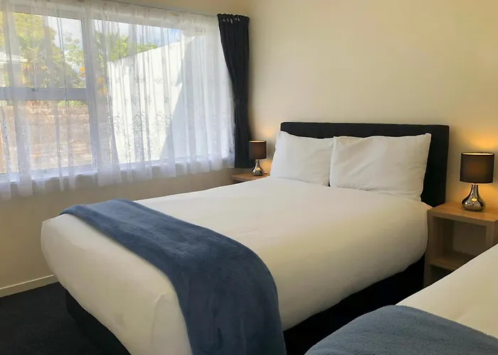 Twin Coast Adventures Motel & Cycle Hire