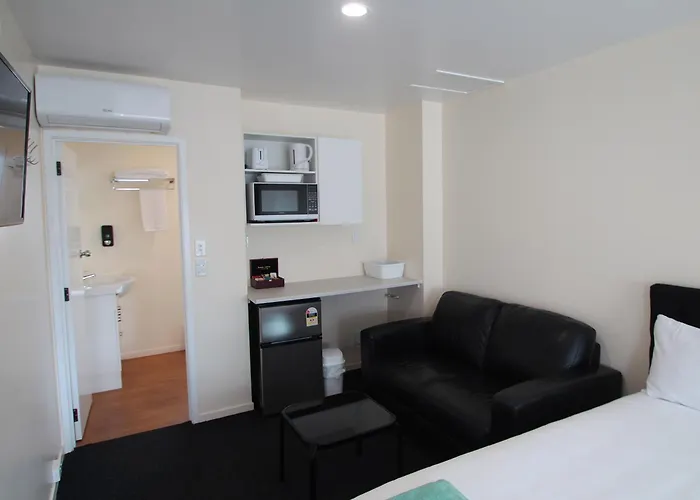 Twin Coast Adventures Motel & Cycle Hire