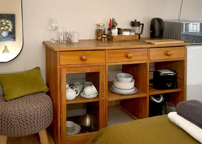 Olive Tree Private Rooms In Stellenbosch- No Load Shedding