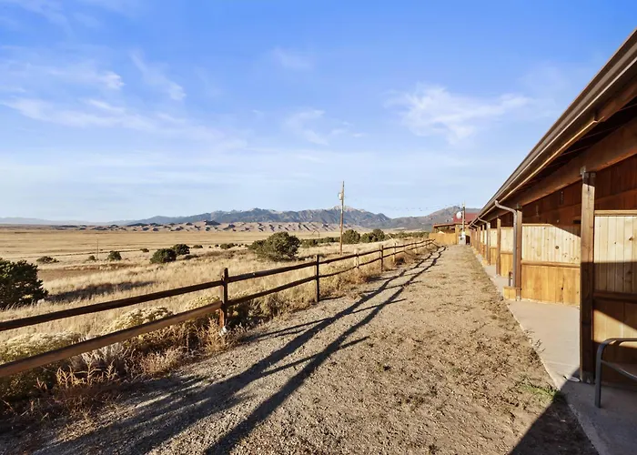 Great Sand Dunes Lodge