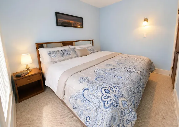 Spacious Frontier Park Apartment