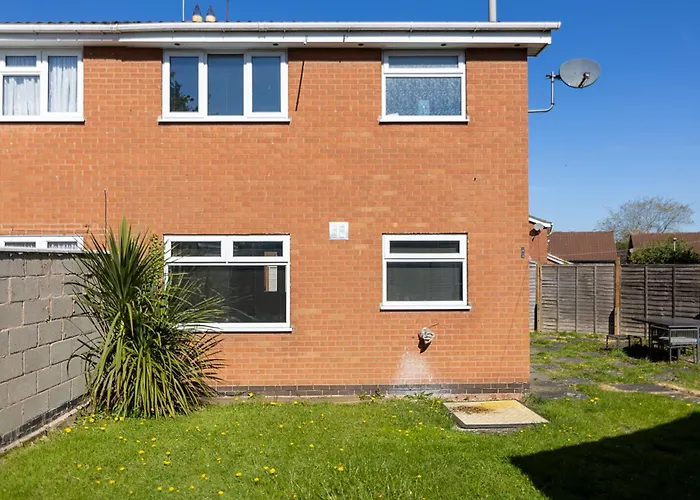 3 Bed House / Sleeps 6 / Parking + Ev Charger