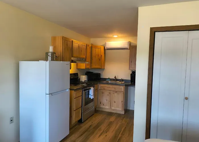 Sara Placid Inn & Suites