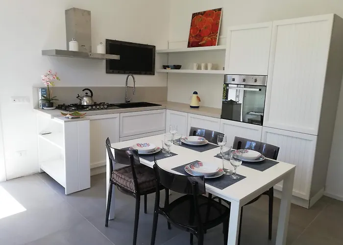 Mondello Felix - Appartamenti In Villa A 600M Dal Mare