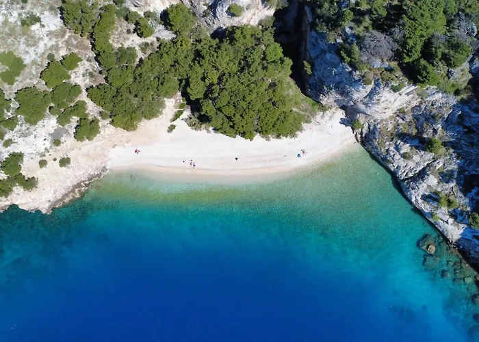 Holiday Home Nugal Makarska 2+2