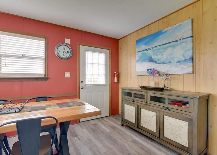 1/2 Mi To Gulf: Family Home In Crystal Beach!