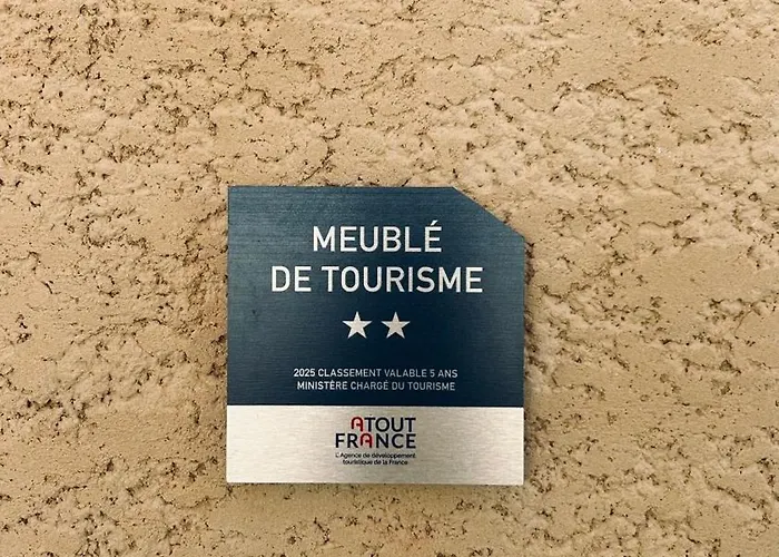 Studio Refait A Neuf Avec Jardin Aigues Mortes