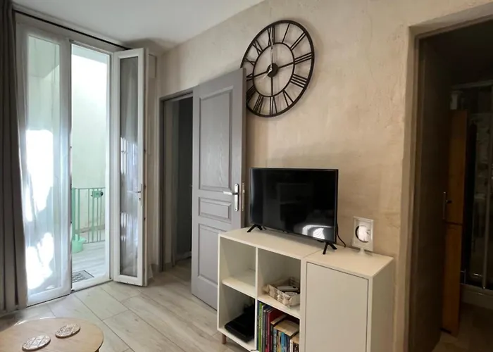 Vieil Antibes, Ravissant 2P Avec Petite Terrasse