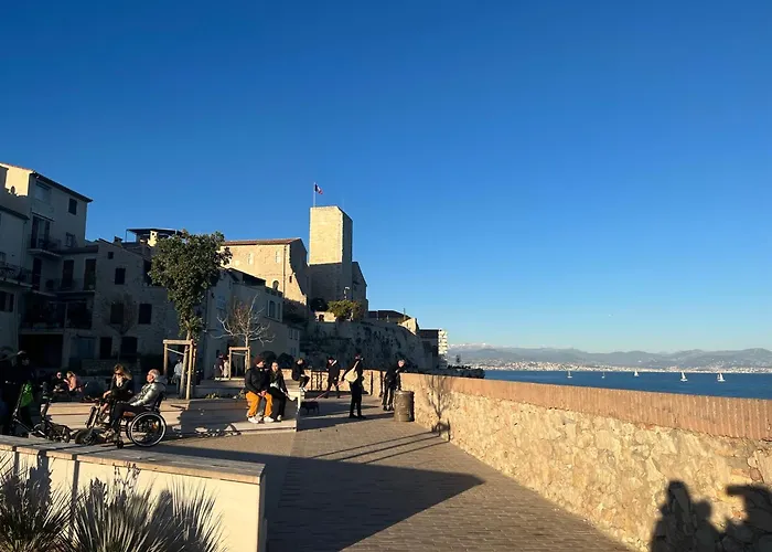 Vieil Antibes, Ravissant 2P Avec Petite Terrasse