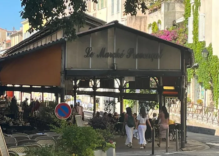 Vieil Antibes, Ravissant 2P Avec Petite Terrasse