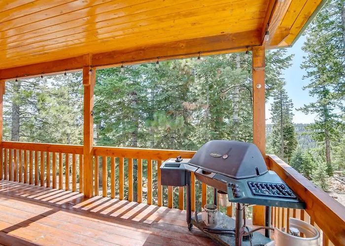 Duck Creek Village Cabin Near National Forest!