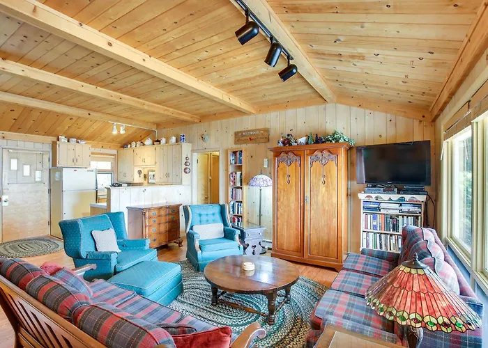 Cozy Baileys Harbor Cottage On Lake Michigan!