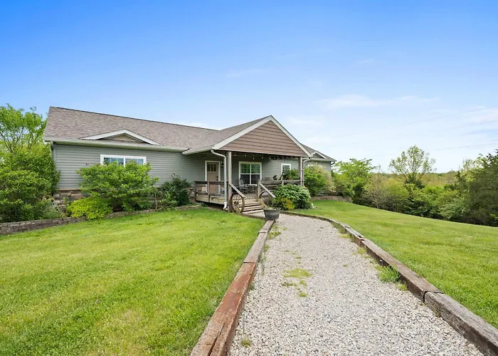 80 Acres, Pool, Game Room With Ping Pong & Billiards!