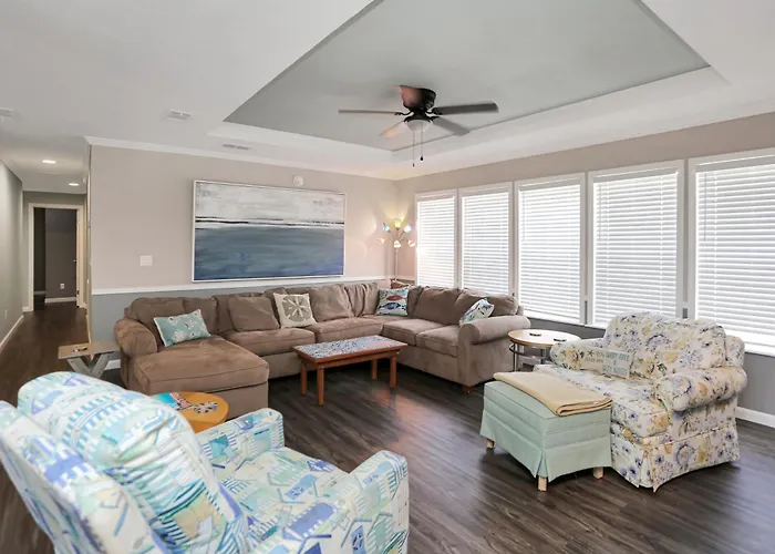 Salty Breeze By Pristine Property Vacation Rentals