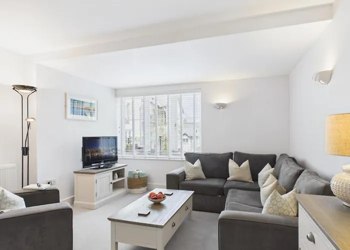 Minarvon - 2 Bedroom Apartment - Saundersfoot