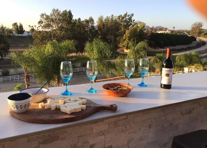 Romantic Villa In Pool Oasis Walk To Wineries