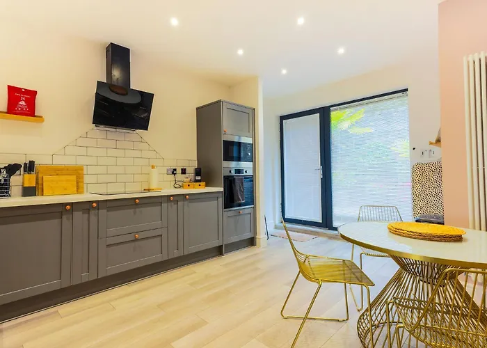 Luxury 1Br Seafront Apartment