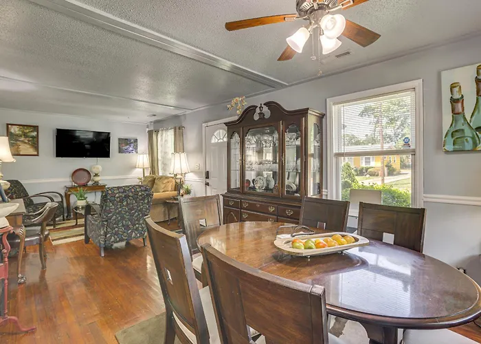 3 Mi To Downtown: Family-Friendly Birmingham Home