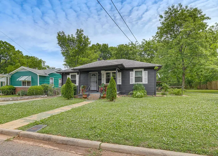 3 Mi To Downtown: Family-Friendly Birmingham Home