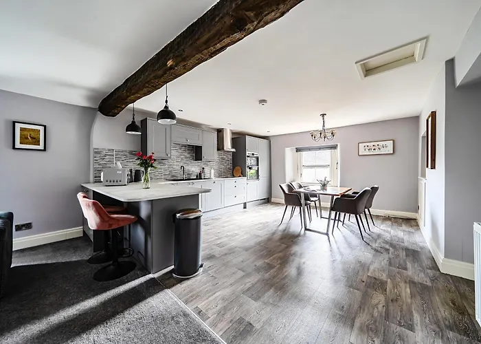 Cosy Apartment Above Village Pub