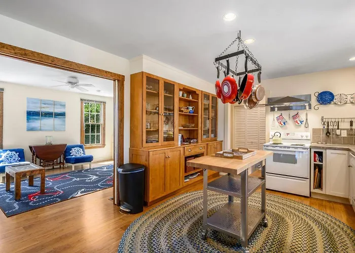 Your Cape Getaway - Beach Plum Cottage